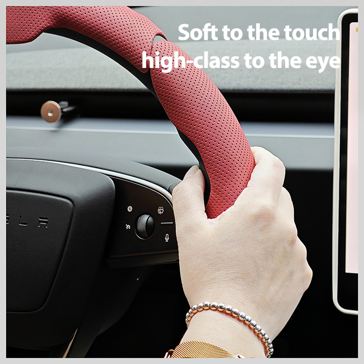 PREMIUM SPORTY UNIVERSAL STEERING WHEEL COVER (ANTI SLIP - NEPPA LEATHER)